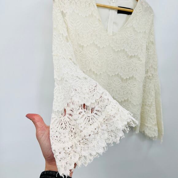 MinkPink White Boho Indie Bell Sleeve Lace Blouse Women's Small - Picture 3 of 4